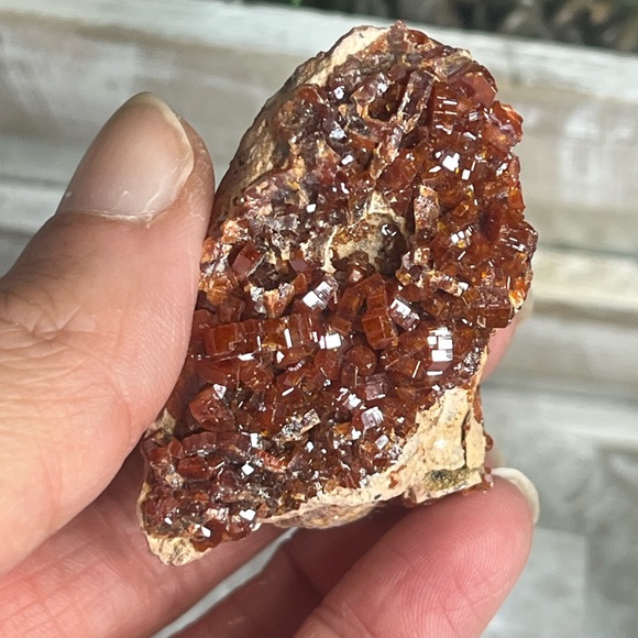Vanadanite- Morocco 🇲🇦 - Picture 3 of 7